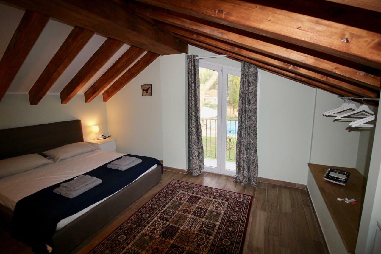 Katana Suites Beach Аньоне-Баньи Экстерьер фото